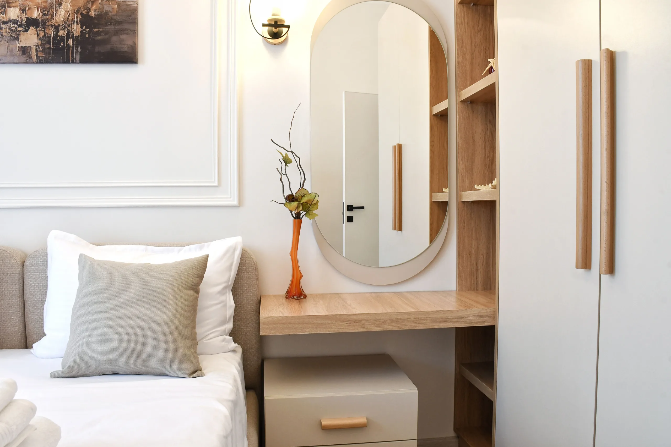 Newly Renovated Room 16|DiAngelo Guesthouse