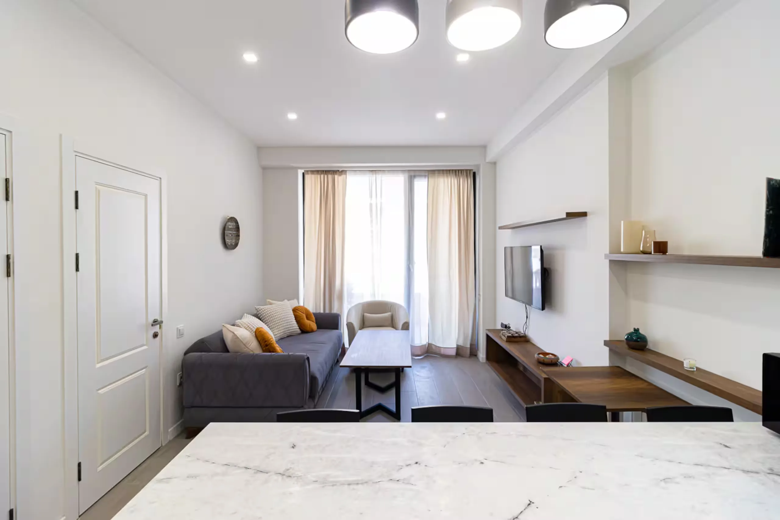 Bright 2BR Retreat Near Cascade