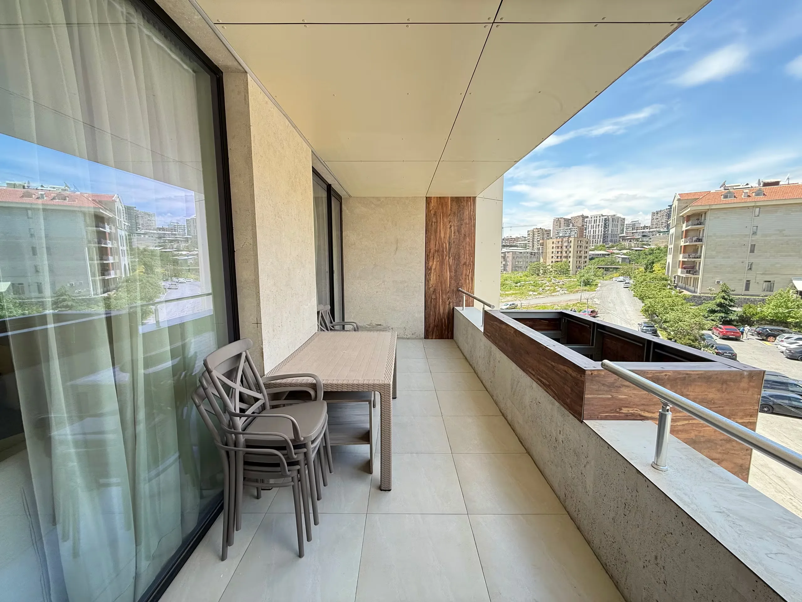 Bright 2BR Retreat Near Cascade