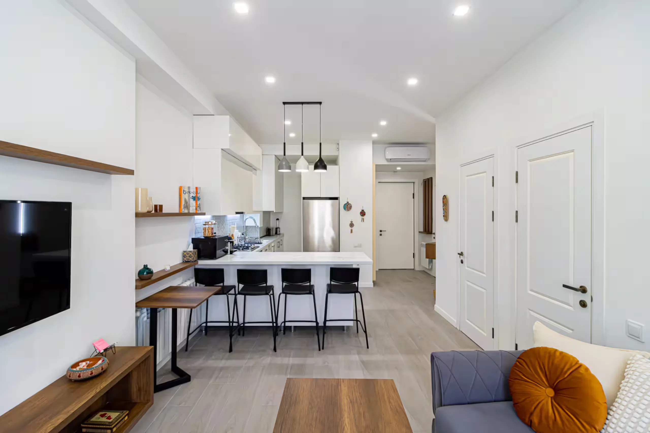 Bright 2BR Retreat Near Cascade