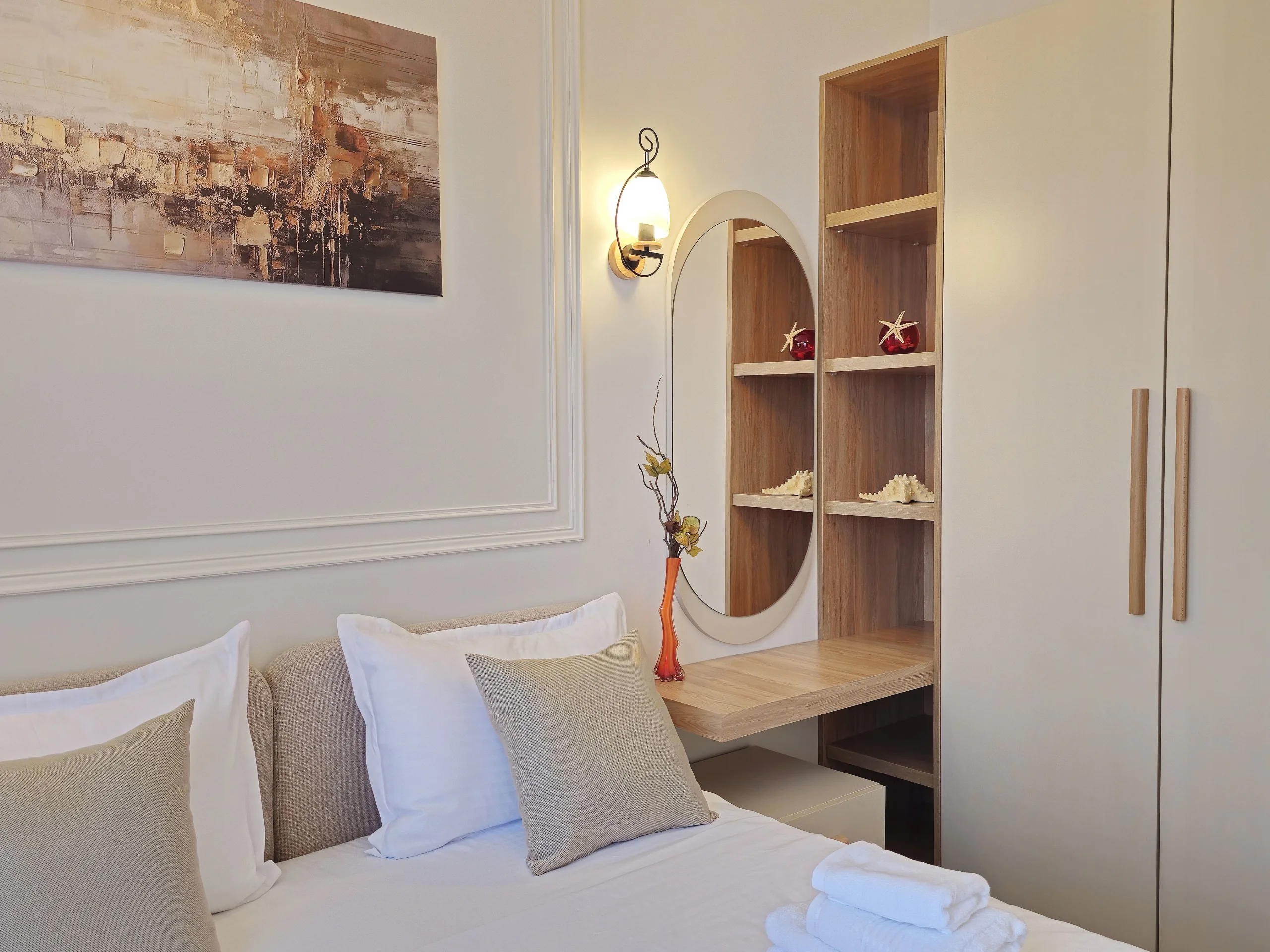 Newly Renovated Room 16|DiAngelo Guesthouse