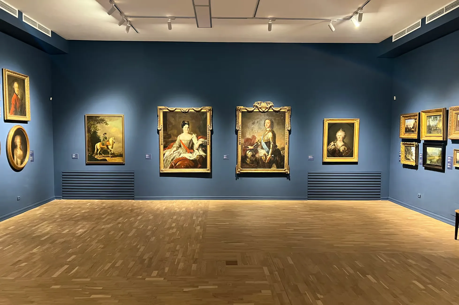Cinema and Art Tour with Museum Tickets